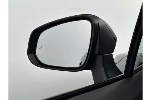 Toyota Corolla (2025) thumbnail 5