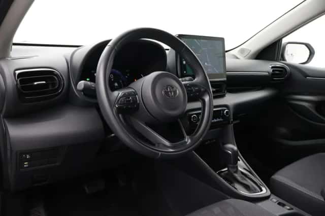 Toyota Yaris (2025) thumbnail 2