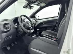 Toyota Aygo X (2024) thumbnail 15