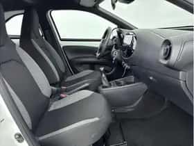 Toyota Aygo X (2024) thumbnail 24