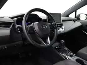 Toyota Corolla (2023) thumbnail 2