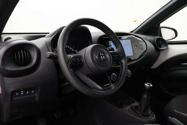 Toyota Aygo X (2025) thumbnail 2