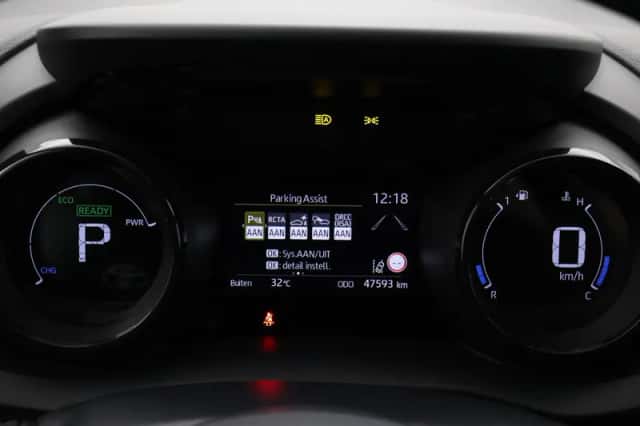 Toyota Yaris (2023) thumbnail 3
