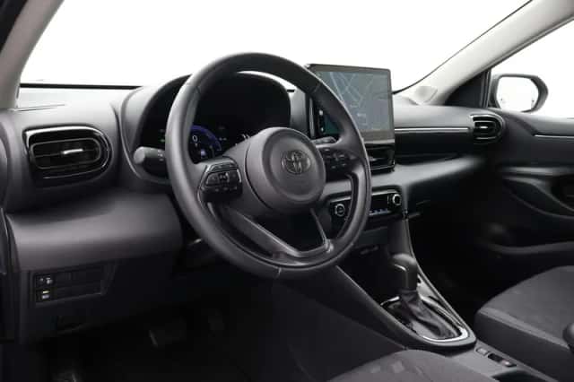 Toyota Yaris (2025) thumbnail 2