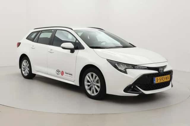 Toyota Corolla (2024) thumbnail 1