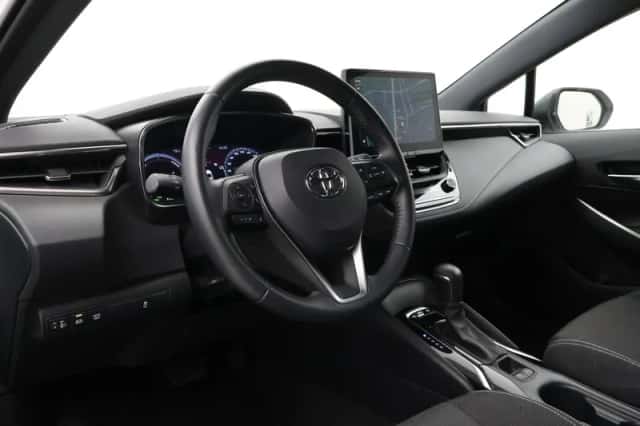 Toyota Corolla (2024) thumbnail 2
