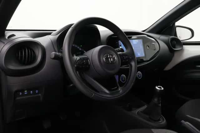 Toyota Aygo X (2025) thumbnail 2