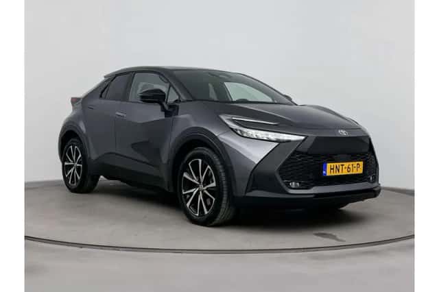 Toyota C-HR (2025) thumbnail 1