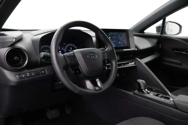 Toyota C-HR (2025) thumbnail 2