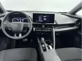 Toyota C-HR (2025) thumbnail 2