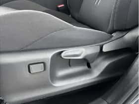 Toyota C-HR (2025) thumbnail 16