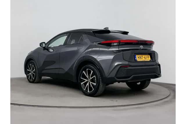 Toyota C-HR (2025) thumbnail 4