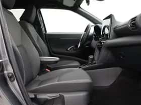 Toyota Yaris Cross (2025) thumbnail 35