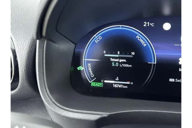 Toyota Yaris (2025) thumbnail 3
