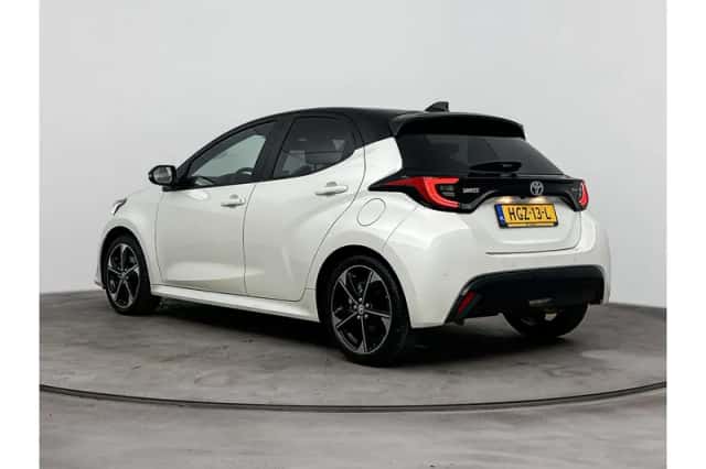 Toyota Yaris (2025) thumbnail 4