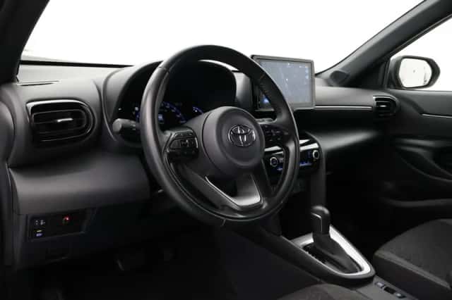 Toyota Yaris Cross (2022) thumbnail 2