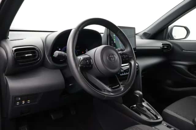 Toyota Yaris Cross (2025) thumbnail 2