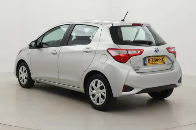 Toyota Yaris (2019) thumbnail 4