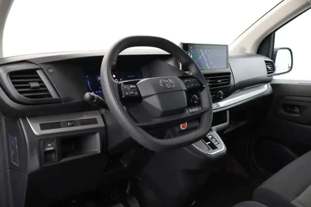 Toyota Proace (2024) thumbnail 2