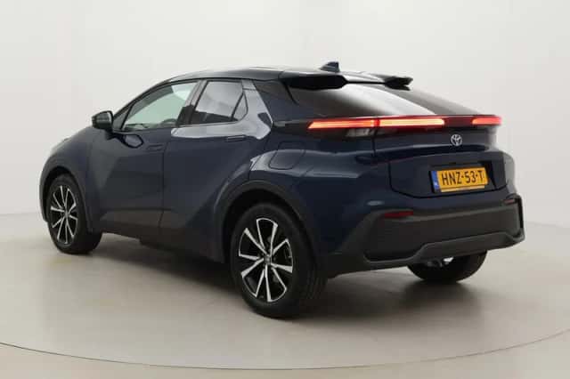 Toyota C-HR (2025) thumbnail 4