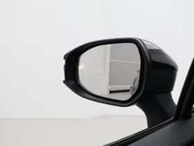 Toyota C-HR (2025) thumbnail 5
