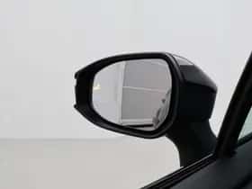 Toyota C-HR (2025) thumbnail 5