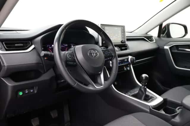 Toyota RAV4 (2019) thumbnail 2