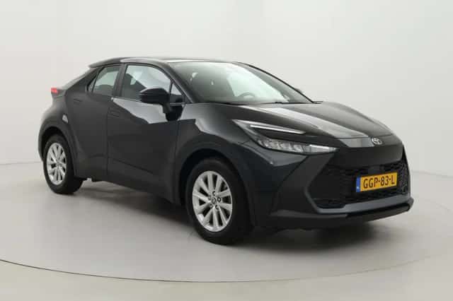 Toyota C-HR (2024) thumbnail 1
