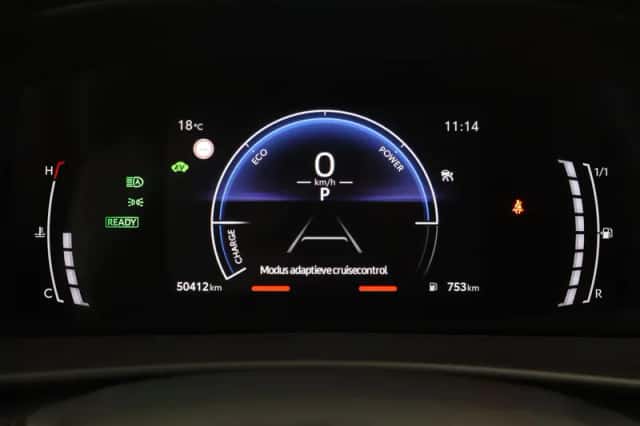 Toyota C-HR (2024) thumbnail 3