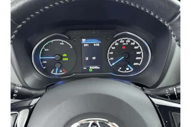 Toyota Yaris (2020) thumbnail 3