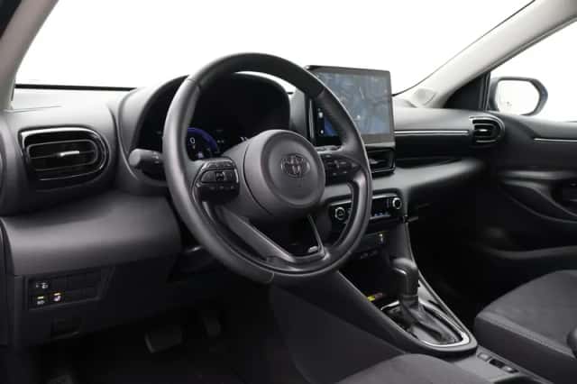Toyota Yaris (2025) thumbnail 2