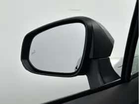 Toyota Corolla (2023) thumbnail 5
