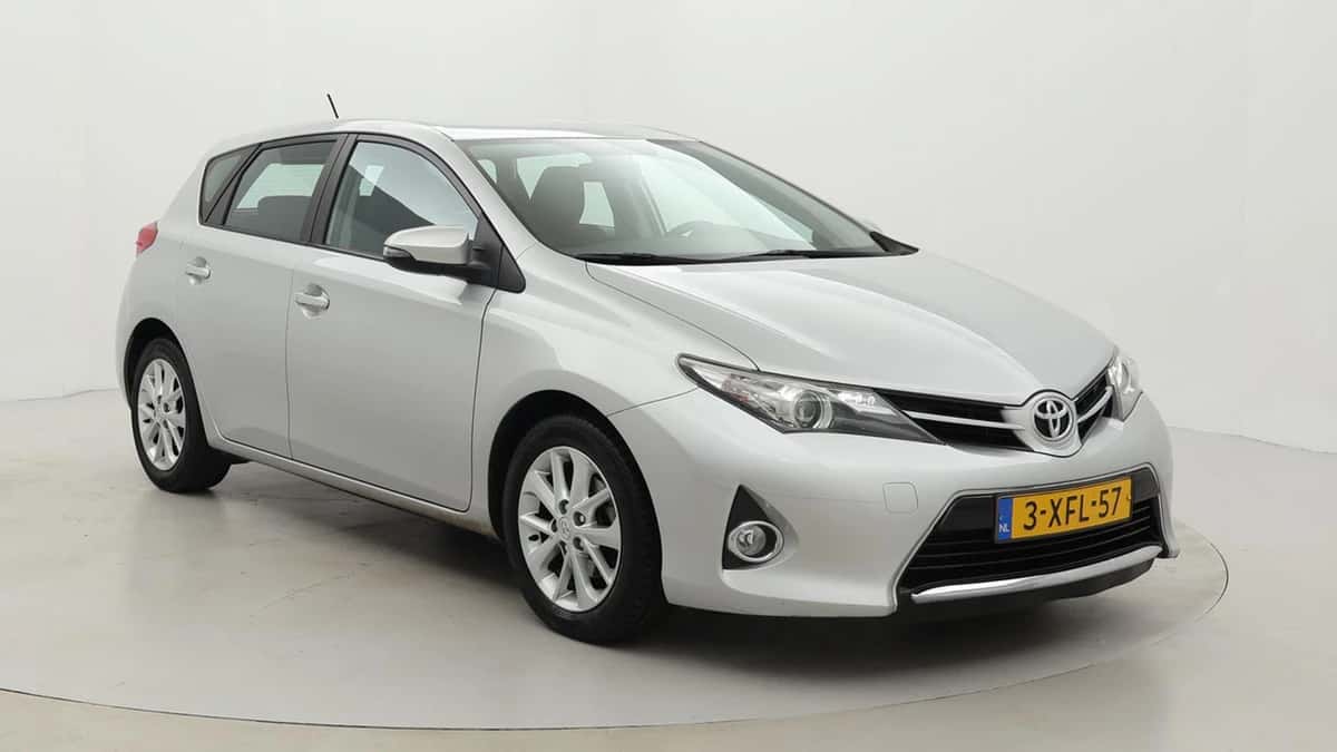 Toyota Auris (2014) — foto 1