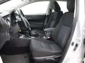 Toyota Auris (2014) thumbnail 14