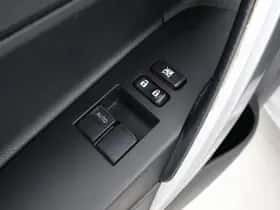 Toyota Auris (2014) thumbnail 15