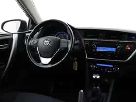 Toyota Auris (2014) thumbnail 17