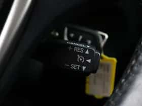 Toyota Auris (2014) thumbnail 5