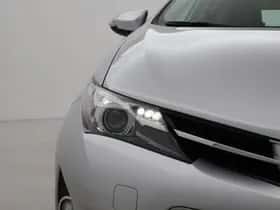 Toyota Auris (2014) thumbnail 8