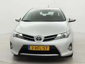 Toyota Auris (2014) thumbnail 10