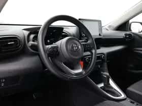 Toyota Yaris (2023) thumbnail 2