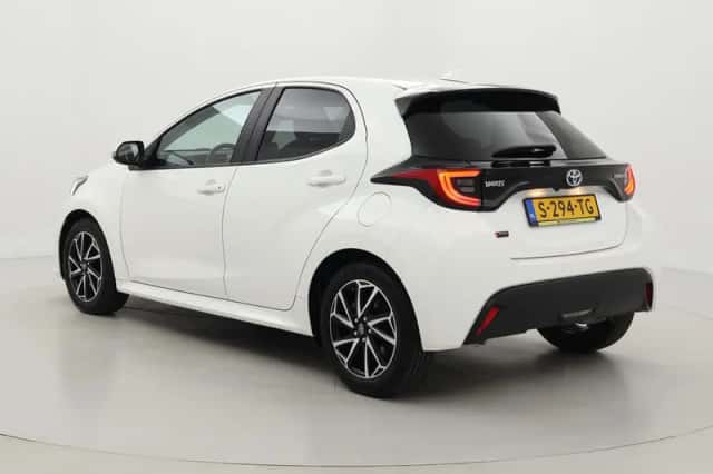 Toyota Yaris (2023) thumbnail 4