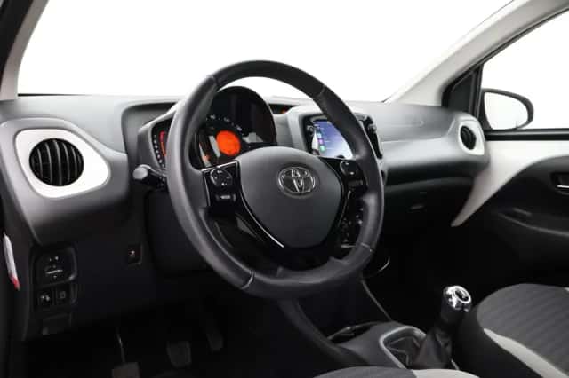 Toyota Aygo (2020) thumbnail 2