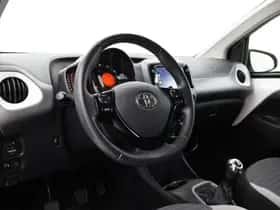 Toyota Aygo (2020) thumbnail 2