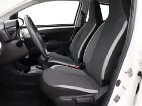 Toyota Aygo (2020) thumbnail 17