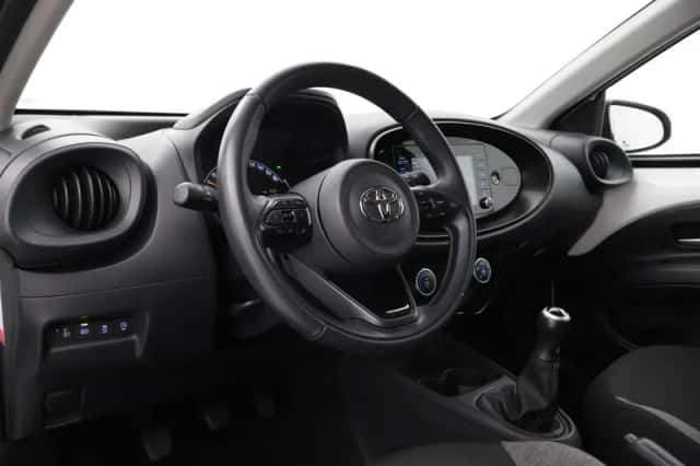 Toyota Aygo X (2022) thumbnail 2