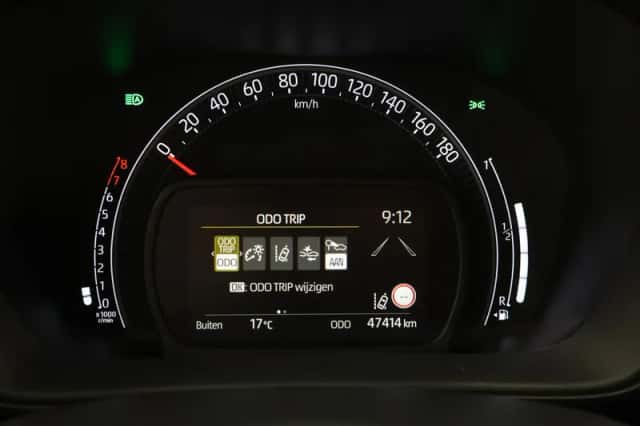 Toyota Aygo X (2022) thumbnail 3