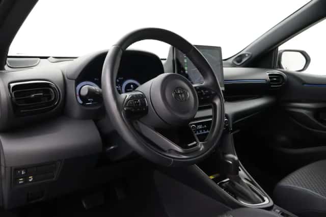 Toyota Yaris (2025) thumbnail 2