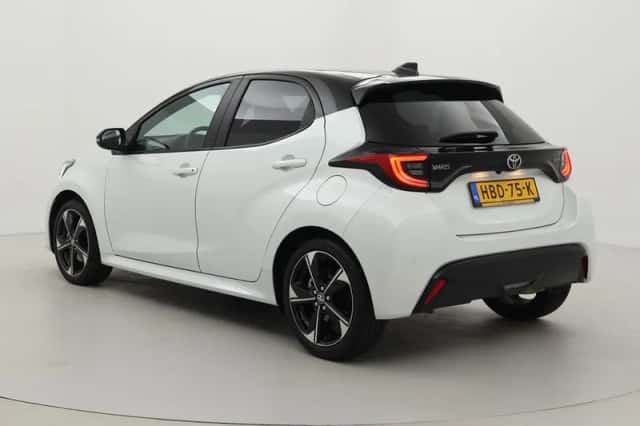 Toyota Yaris (2025) thumbnail 4