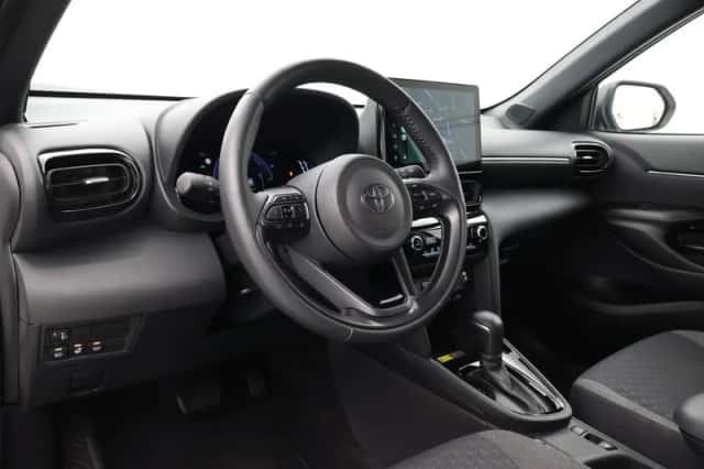 Toyota Yaris Cross (2025) thumbnail 2