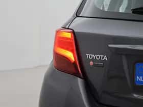 Toyota Yaris (2015) thumbnail 12